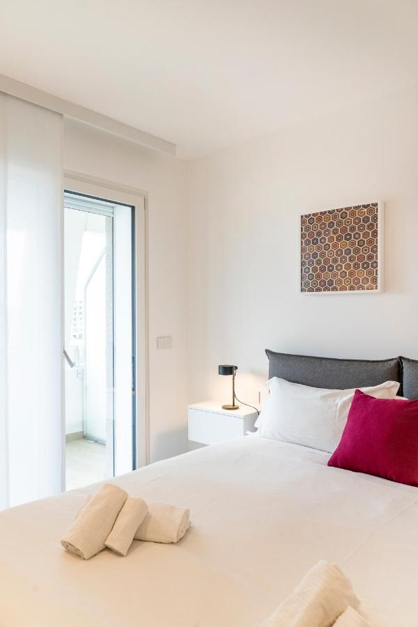 Gentile 46 Luxury Accomodation Apartment Bari Bagian luar foto