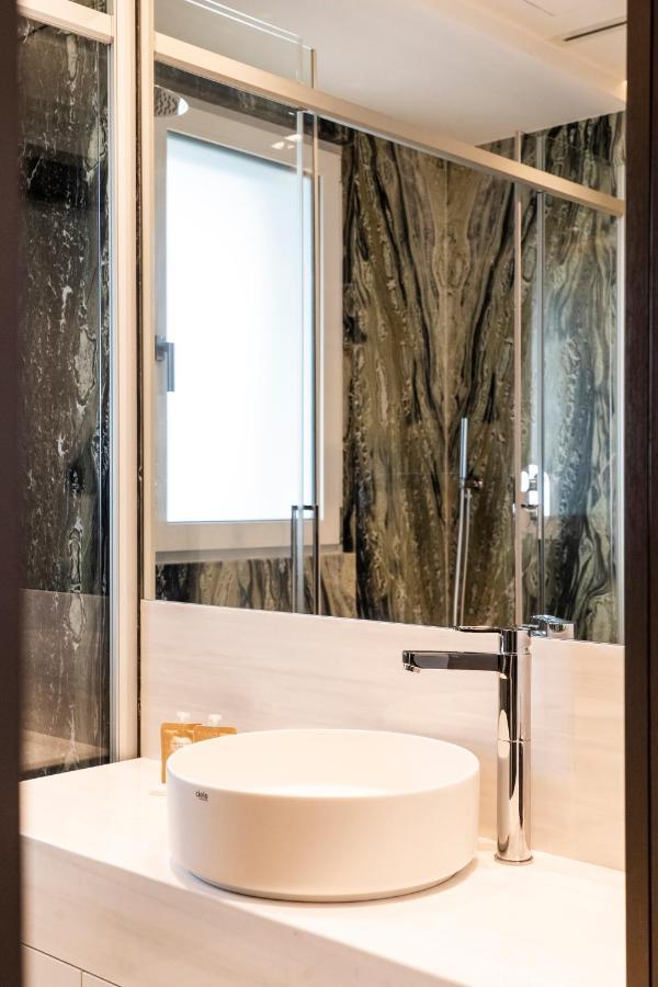 Gentile 46 Luxury Accomodation Apartment Bari Bagian luar foto